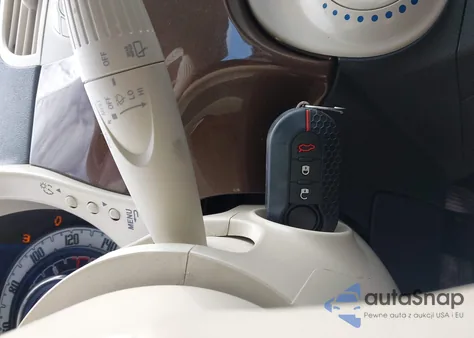 2013 Fiat 500 Pop z USA, uszkodzony, nr VIN 3C3CFFAR3DT513557